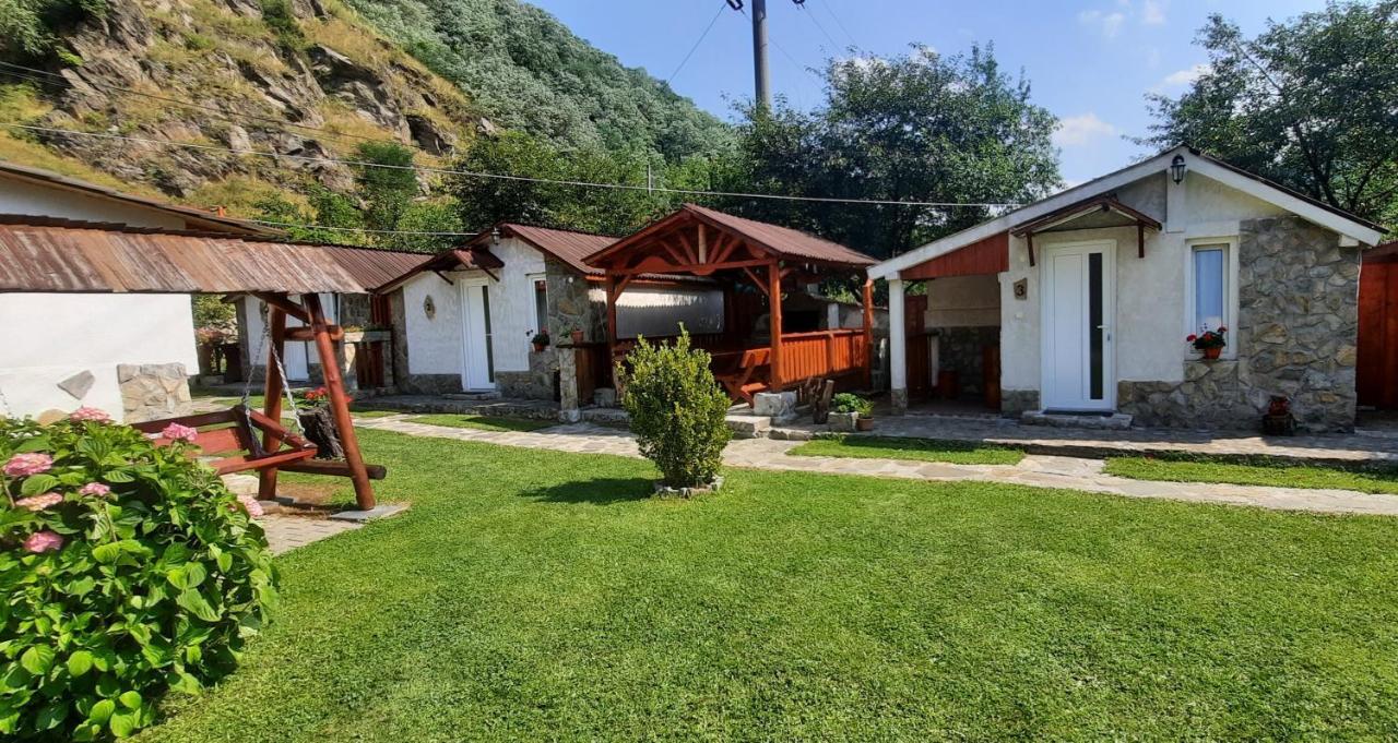 Villa Cabanute Alex Capalna Exterior foto